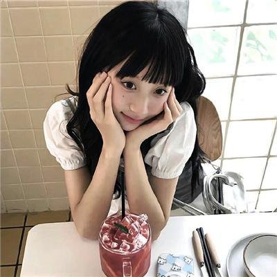 双眼凝视