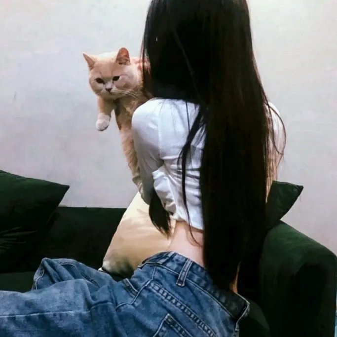 不可爱的她